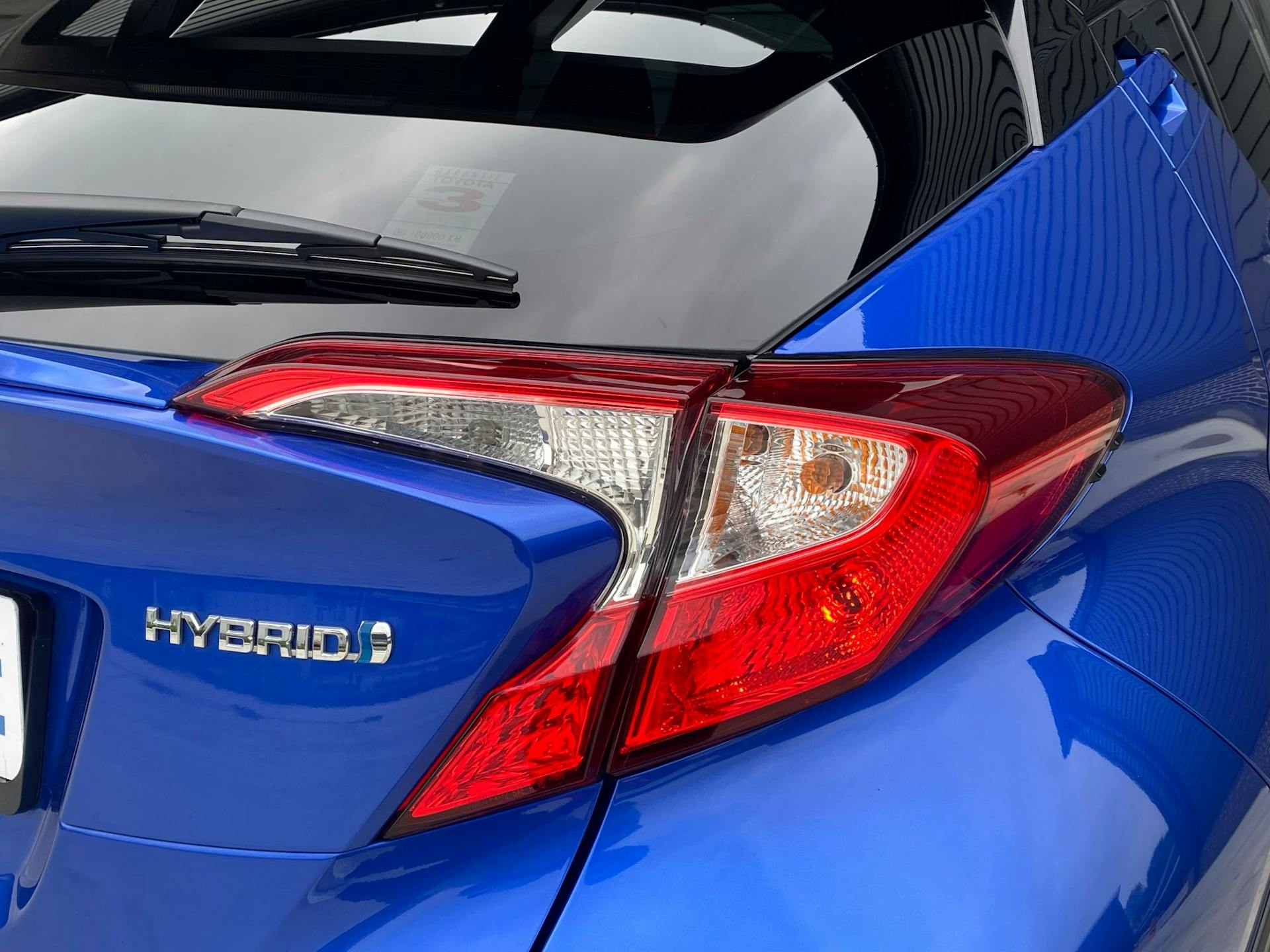 Toyota C-HR 1.8 Hybrid Dynamic Sport Two Tone, Afn. Trekhaak, Alarm, Camera, Navigatie