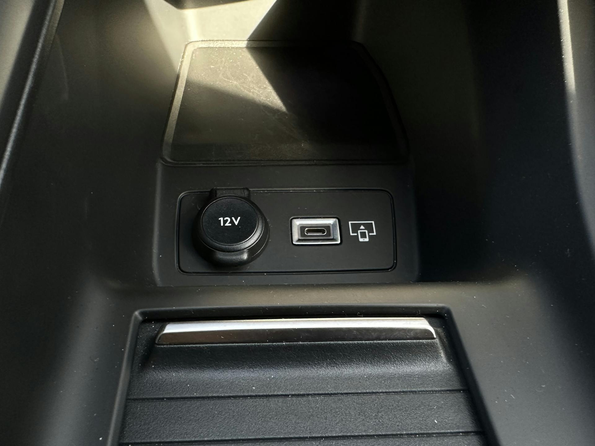 Peugeot 308 GT 130 pk automaat met Navigatie, ACC, Dodehoeksensoren, incl BTW.