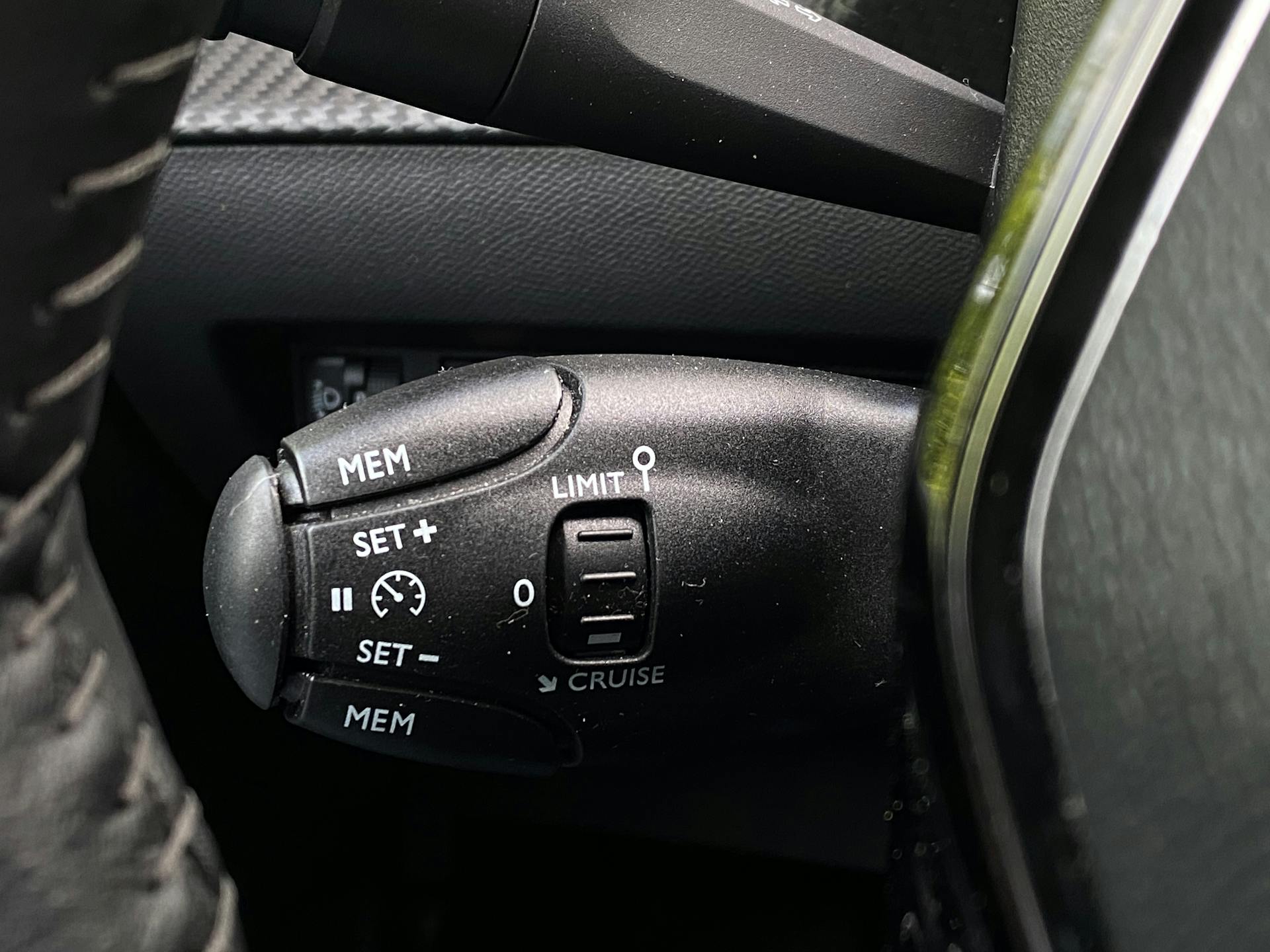 Peugeot E208 Allure, Fase 3, Navigatie, Carplay, Cruise Control, BTW