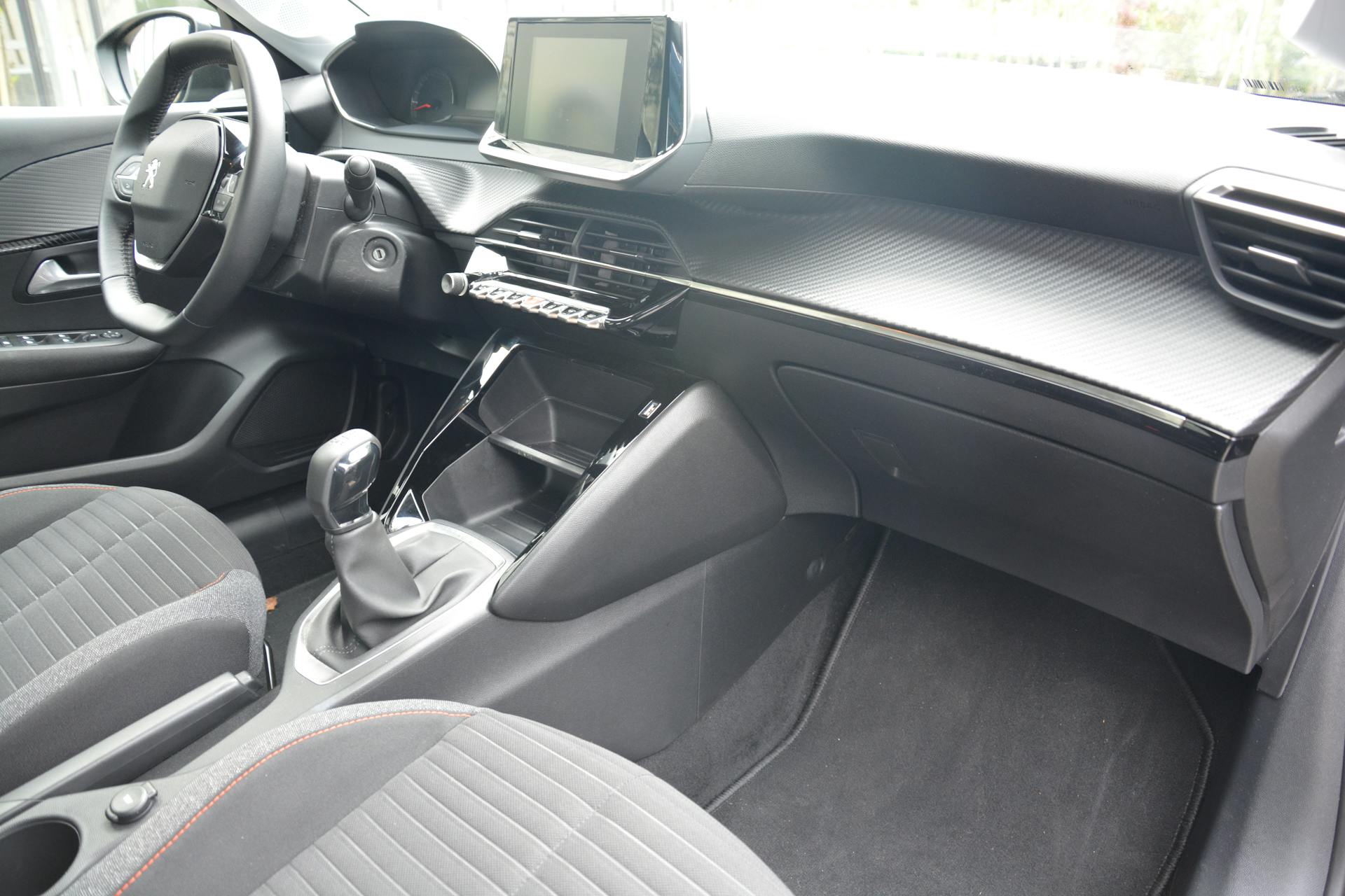 Peugeot 208 1.2 100 pk Active met Camera en Apple Carpay