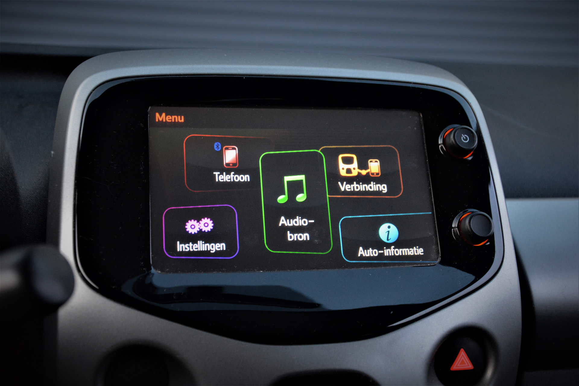 Peugeot 108 1.0 68 pk Active Touchscreen en Bluetooth