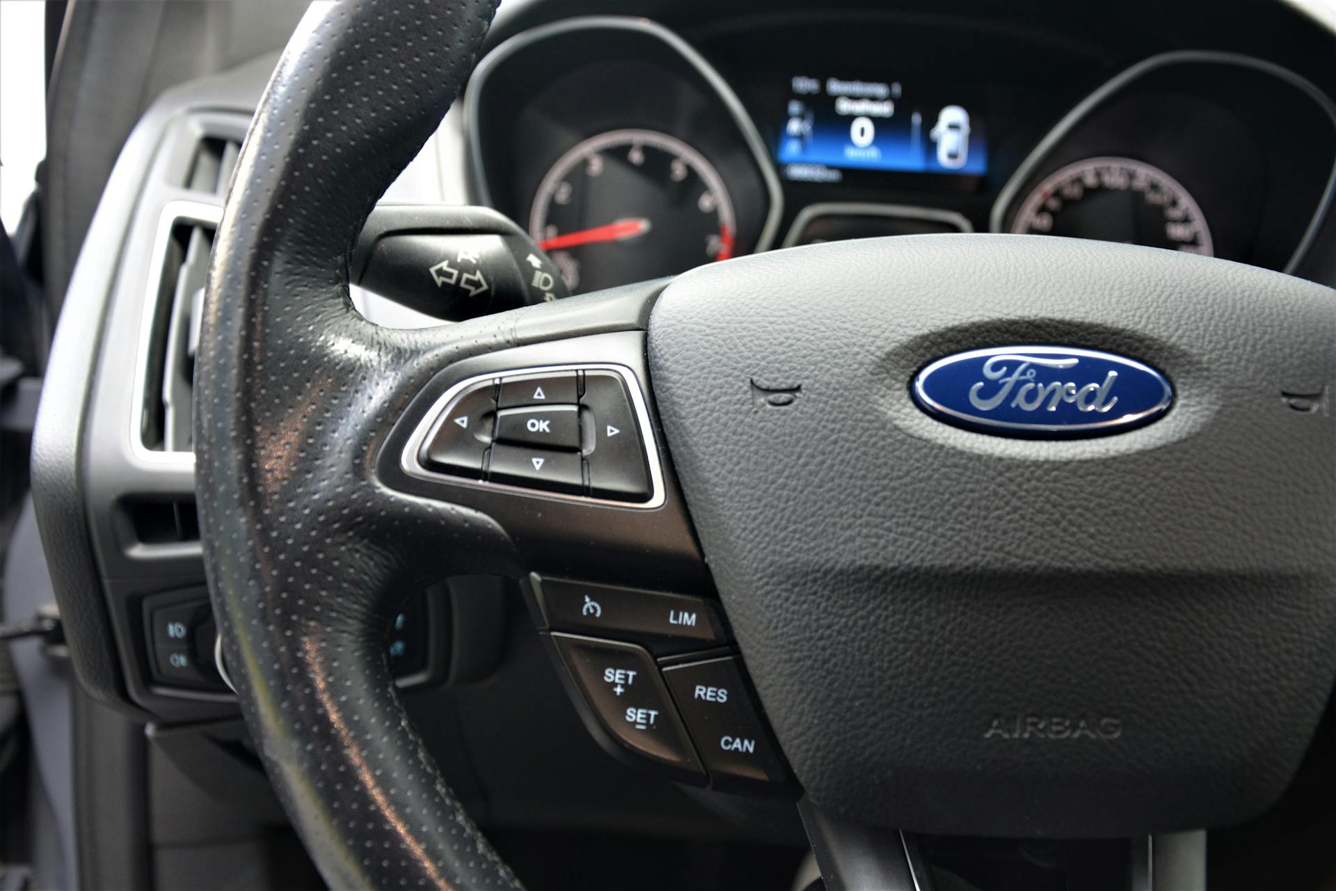 Ford Focus ST-2 2.0 250 pk Leder, Navigatie en onderhoudshistorie