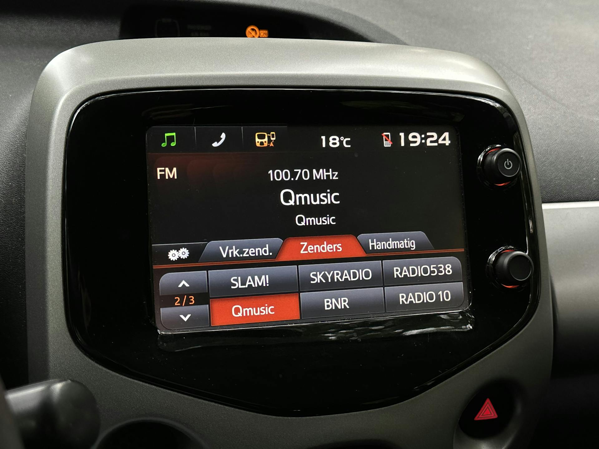 Citroen C1 Feel 1.0 69 pk, Grootscherm, Carplay, Android Auto, Navigatie, Zwarte LM velgen