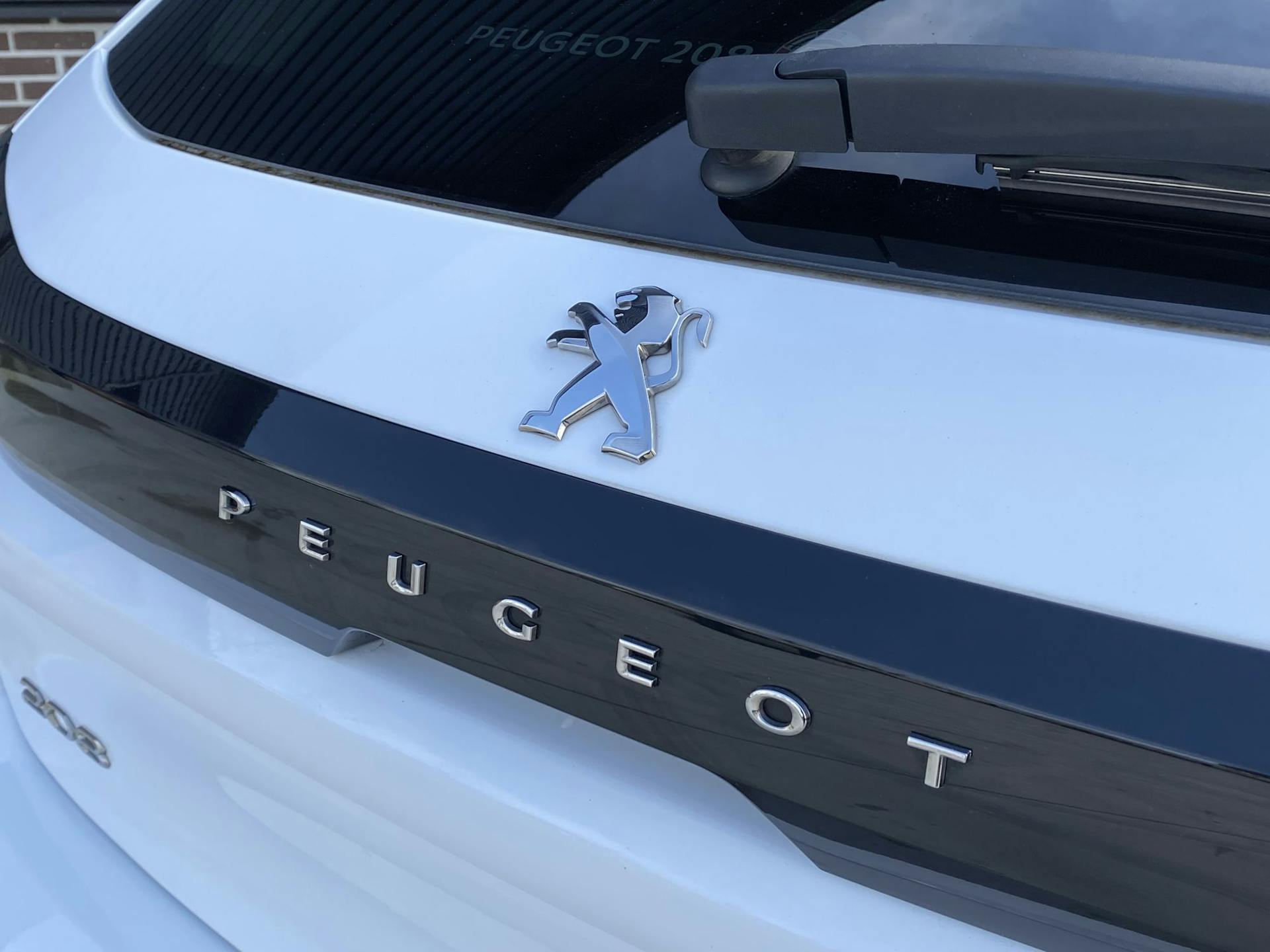 Peugeot 208 1.2 100 pk Allure Pack, Panoramadak, ACC, BTW