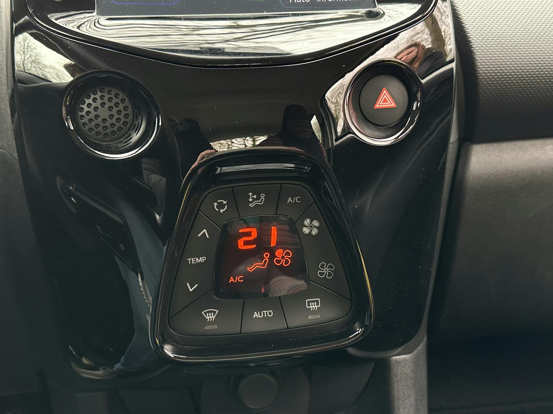 Citroën C1 Feel met Stoelverwarming, Cruise control en Groot scherm